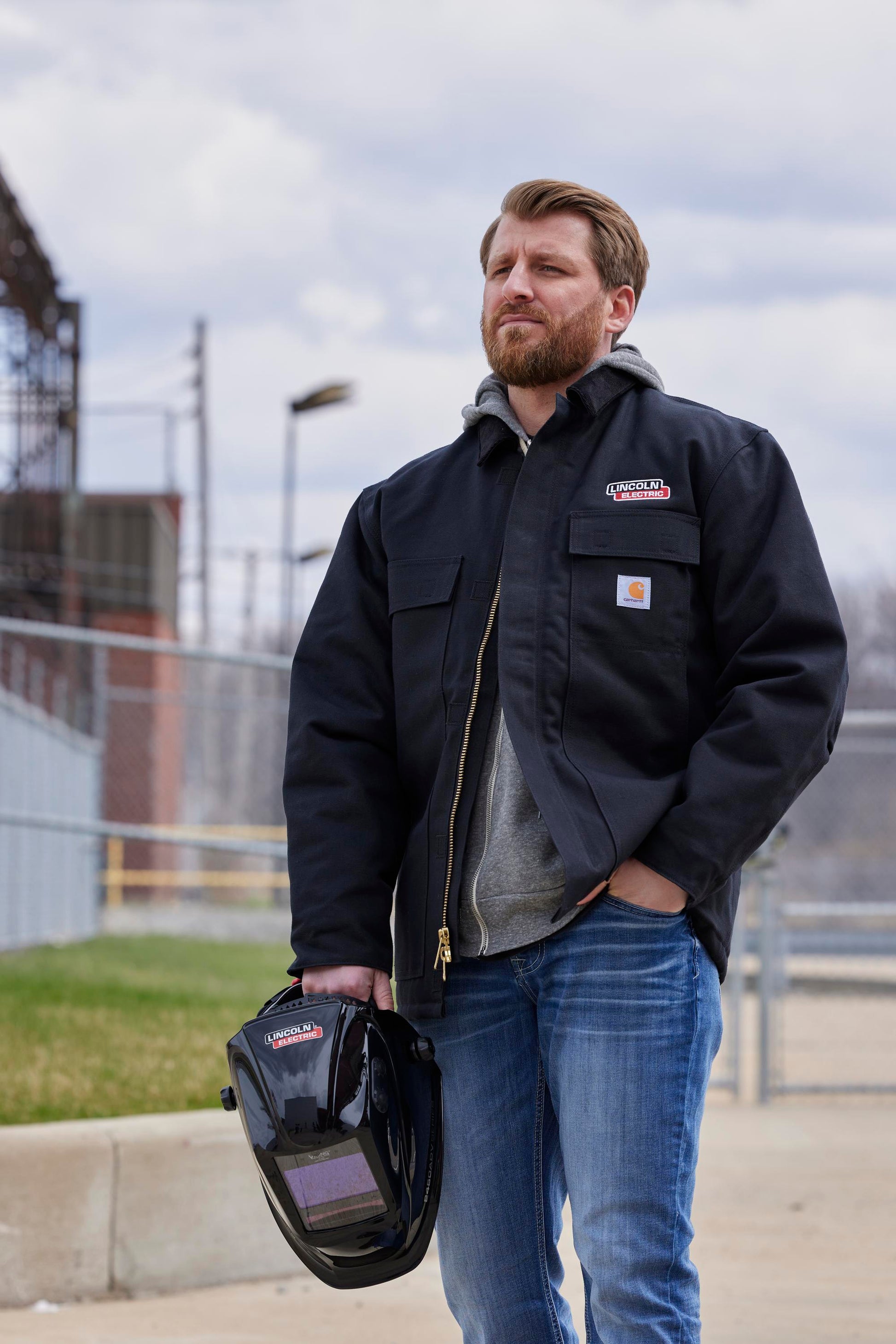 carhartt winter dress DerekFromMalden has been working outside for 36 years. Here's what he's learned about how to dress for the weather: Trust Carhartt for gear that's built tough and ready for anything